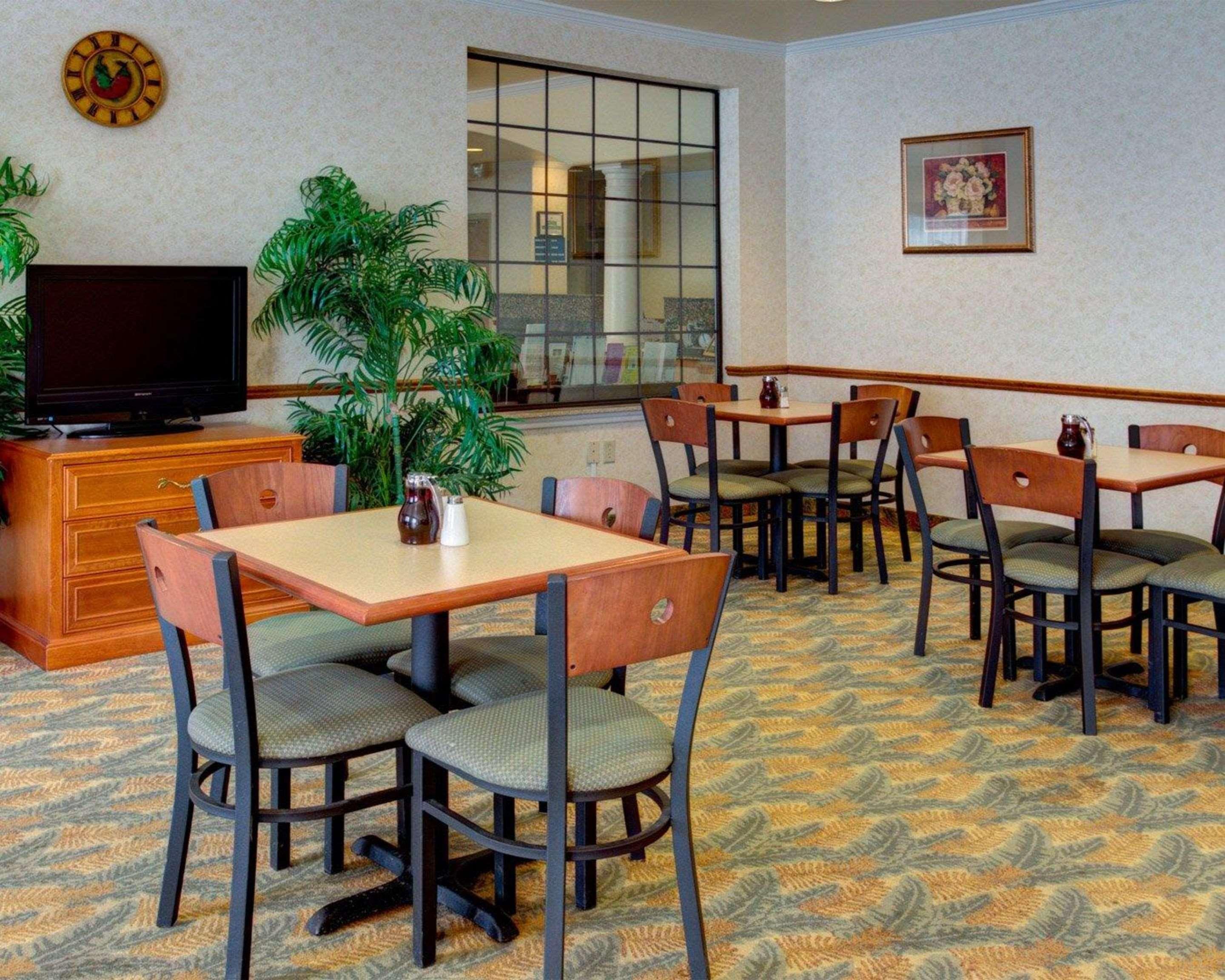Quality Inn & Suites - גלן רוז מראה חיצוני תמונה