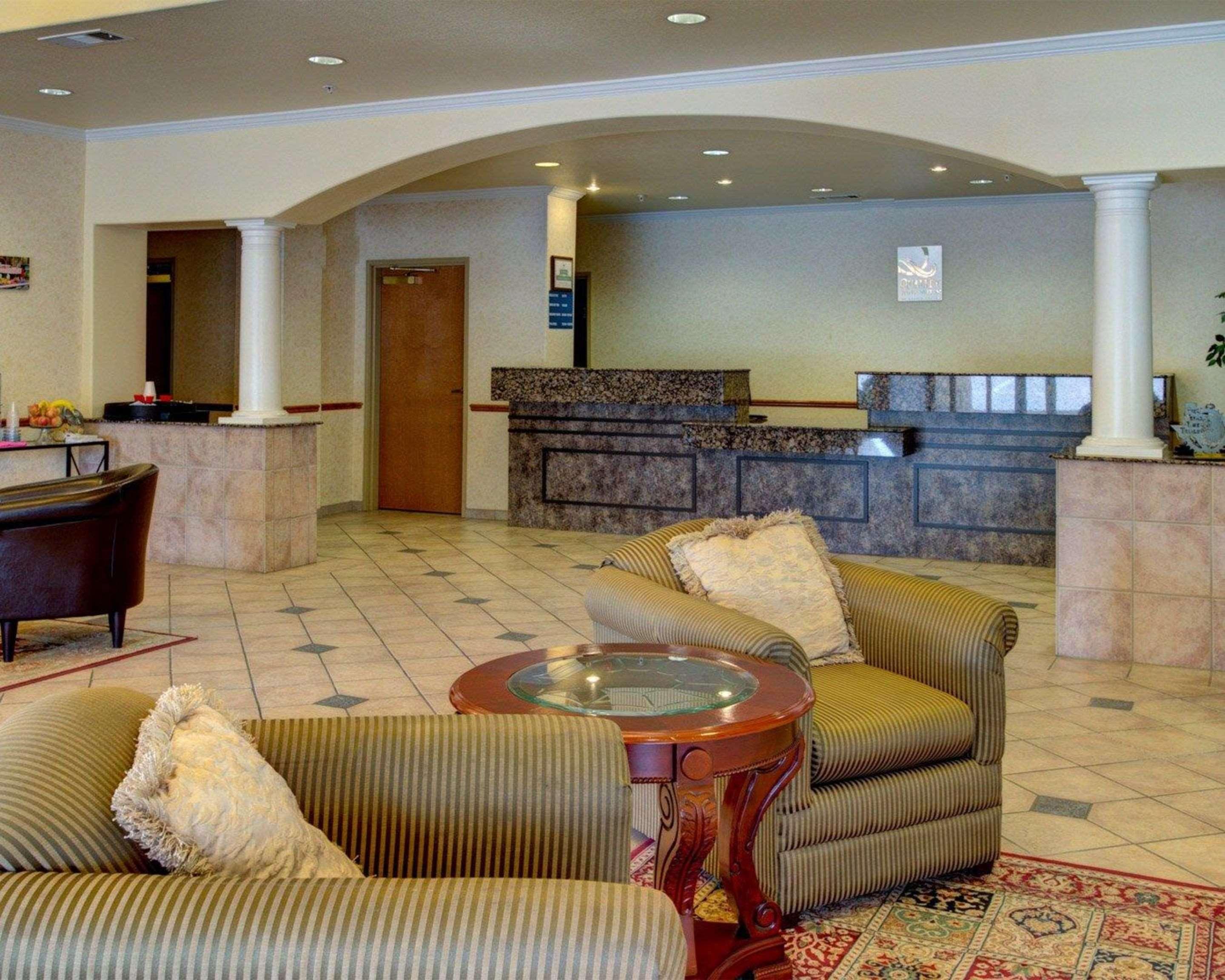 Quality Inn & Suites - גלן רוז מראה חיצוני תמונה